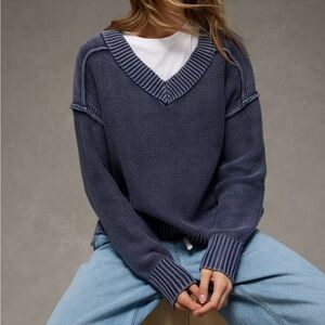 AE Long Weekend V-Neck Sweater